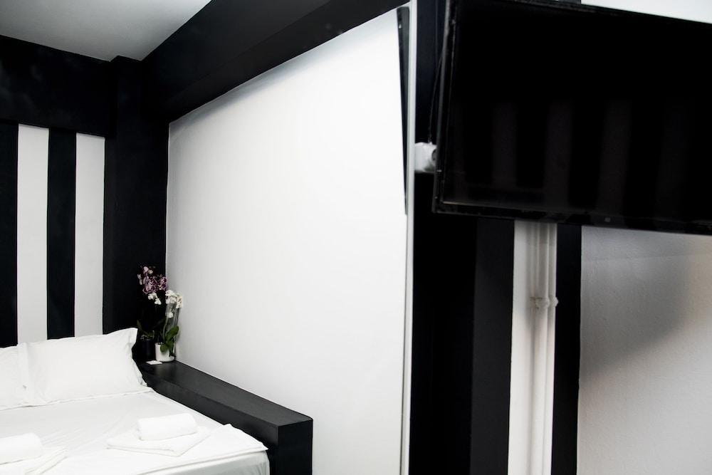 Home Plus Eleutheria Budget Room Афины Экстерьер фото