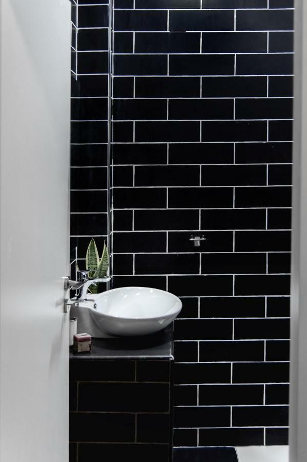 Home Plus Eleutheria Budget Room Афины Экстерьер фото